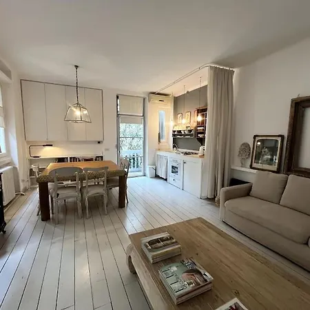 Casa Dello Scoiattolo * Milano
